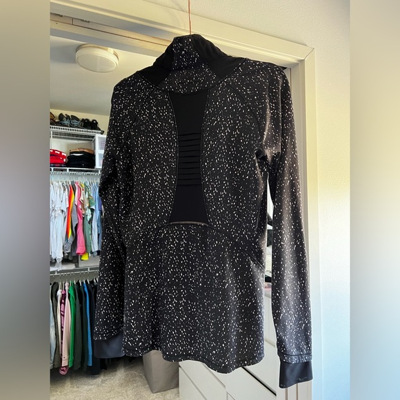 Lululemon 1/4 Zip Pullover - size 6 - Picture 2 of 3
